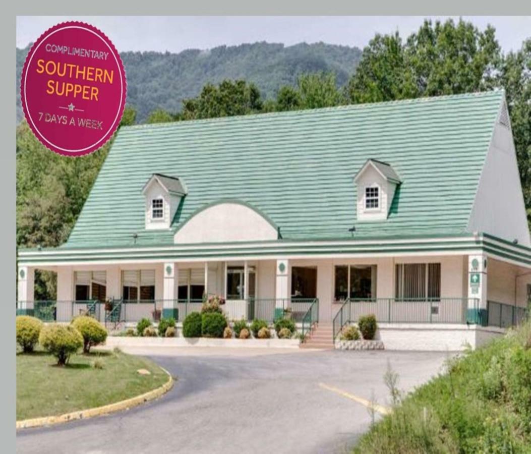 Days Inn By Wyndham Asheville West Candler Bagian luar foto